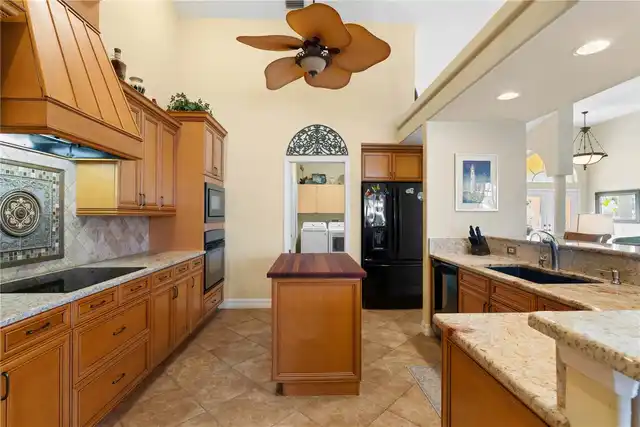 Listing Photo 8