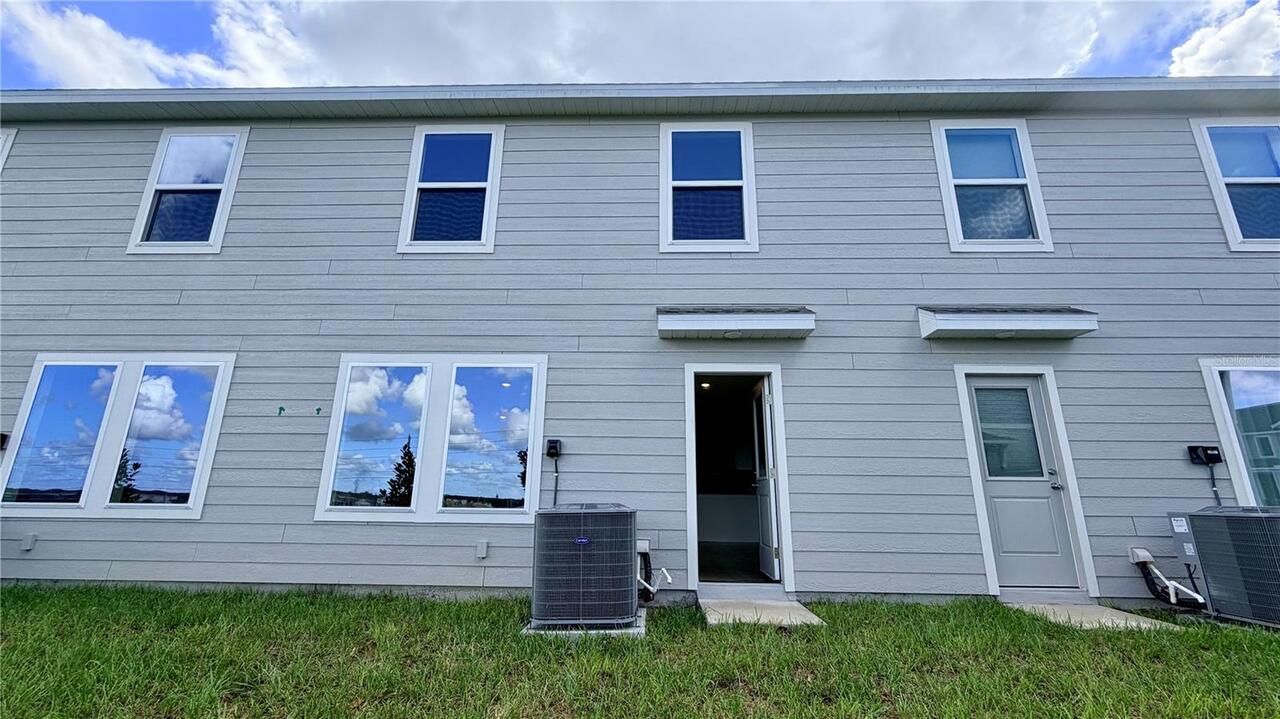 Listing Photo 12