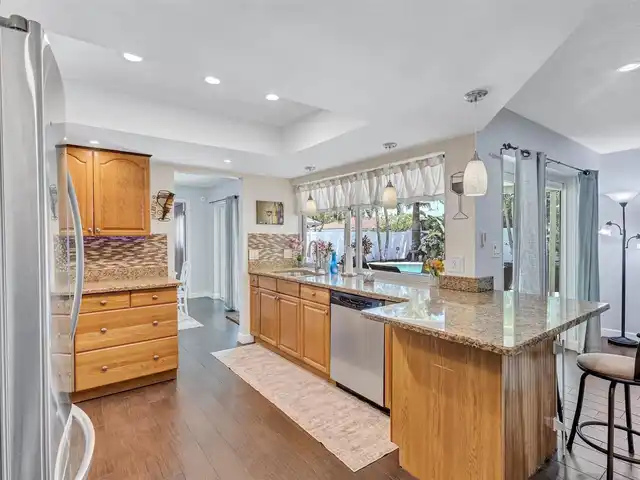 Listing Photo 11