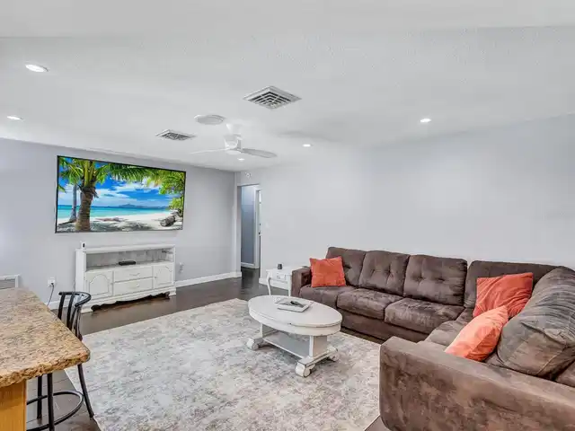 Listing Photo 15
