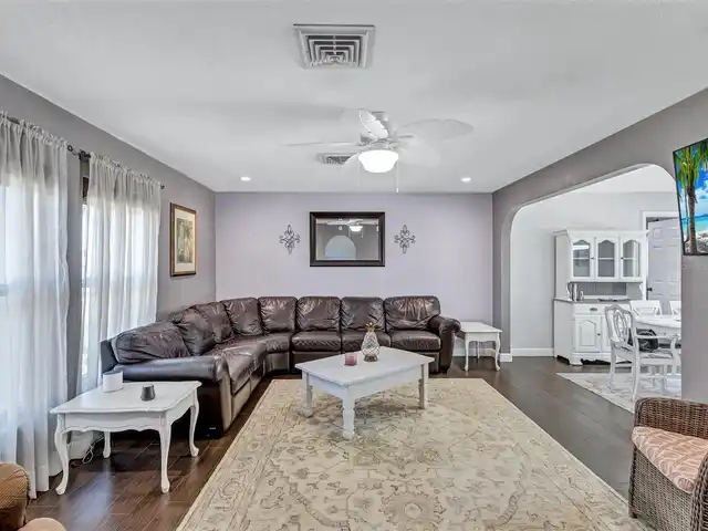 Listing Photo 18