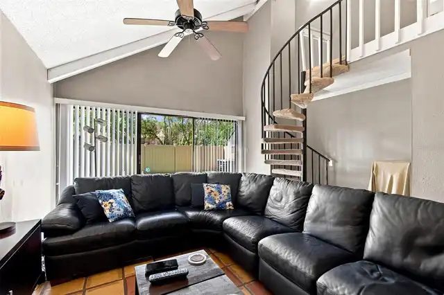 Listing Photo 11