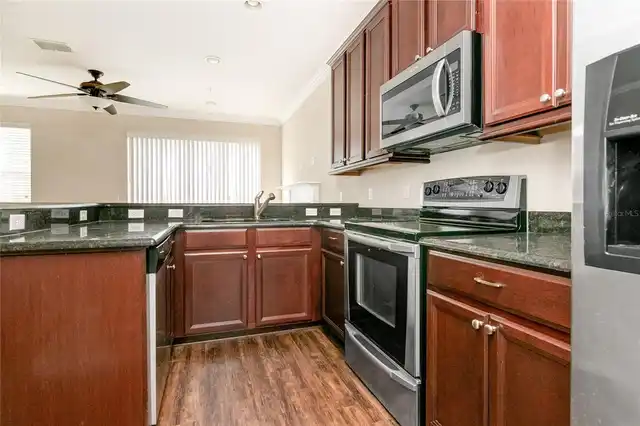Listing Photo 10