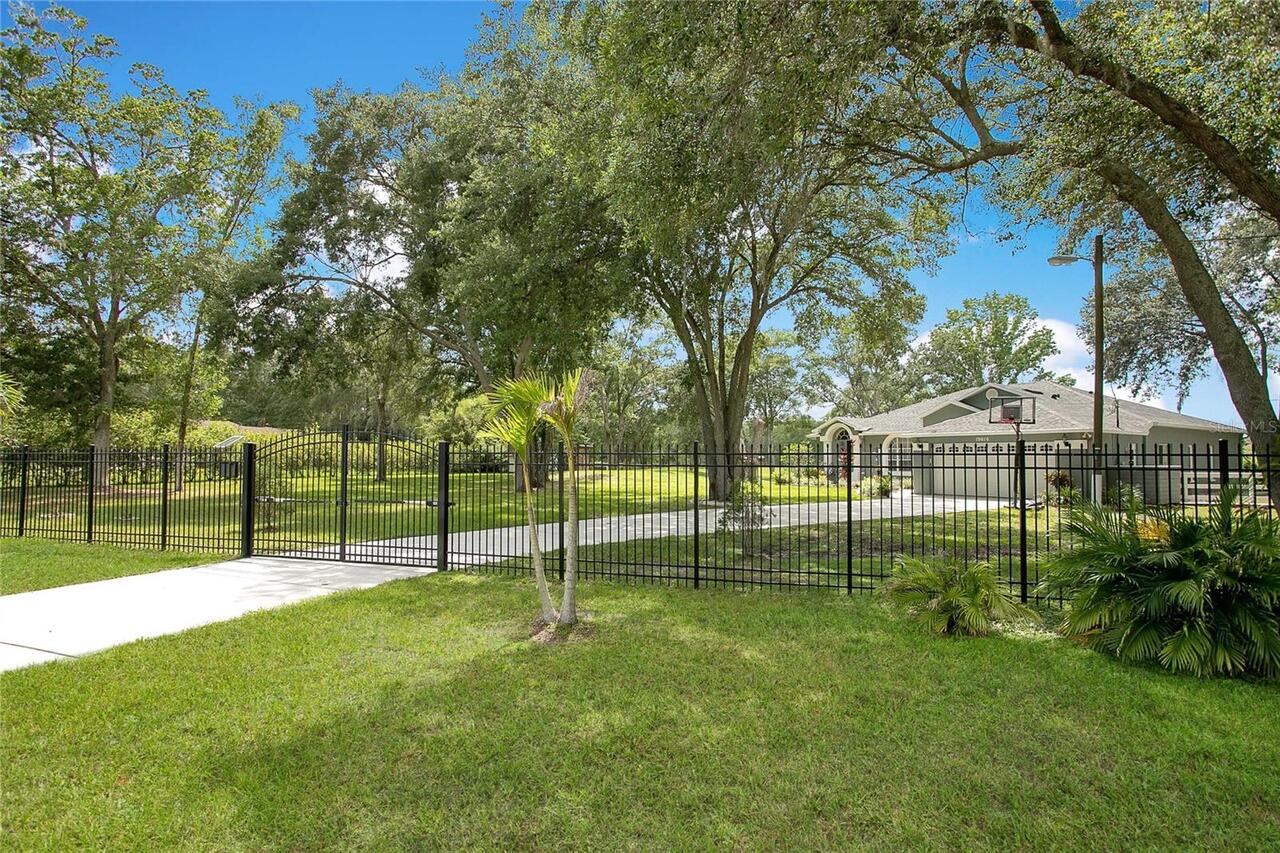Listing Photo 8