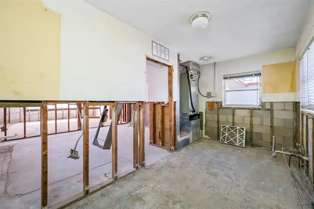 Listing Photo 9