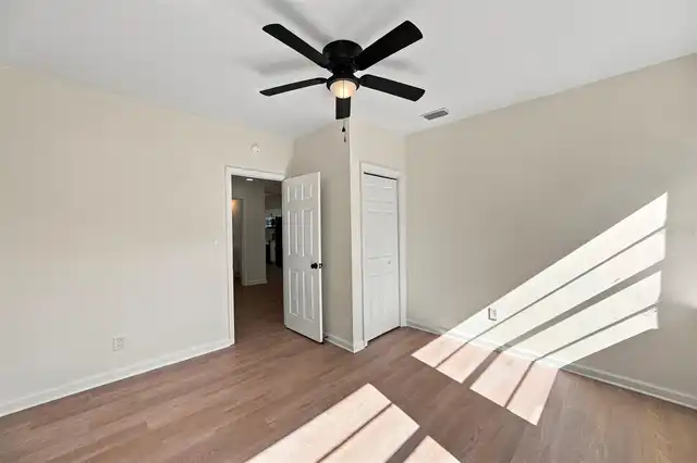 Listing Photo 24