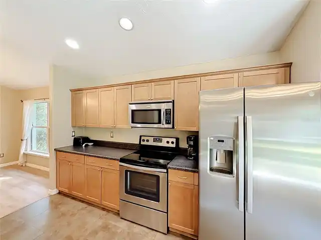 Listing Photo 12