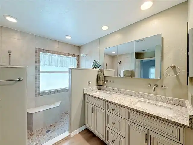 Listing Photo 38