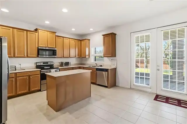 Listing Photo 11