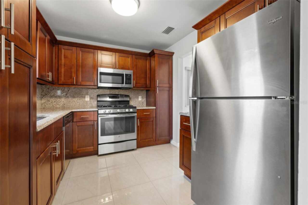 Listing Photo 12