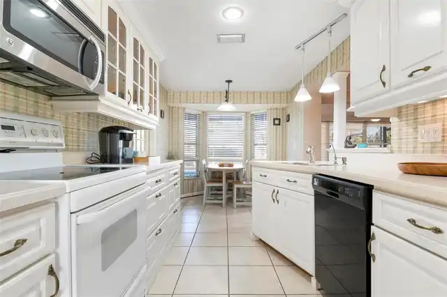 Listing Photo 8