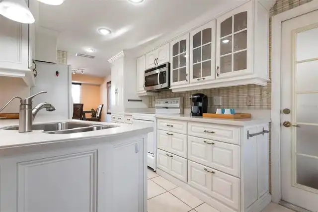 Listing Photo 11