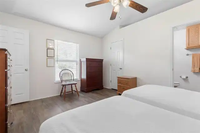 Listing Photo 18