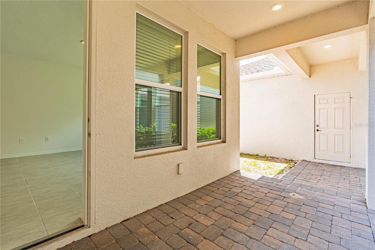 Listing Photo 12