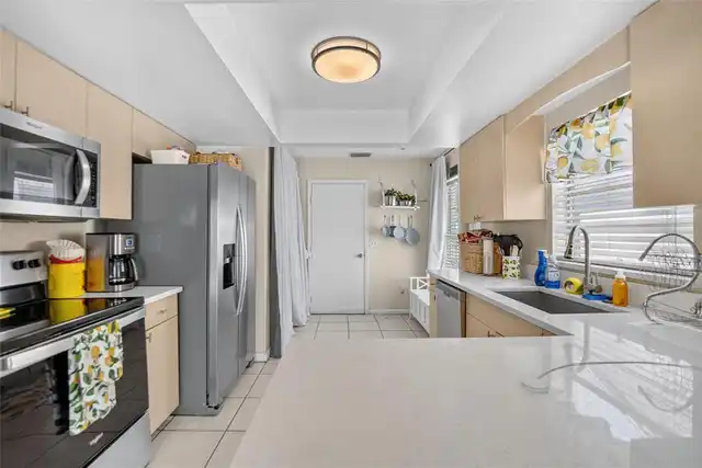 Listing Photo 11