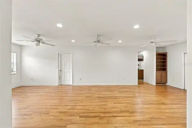 Listing Photo 32