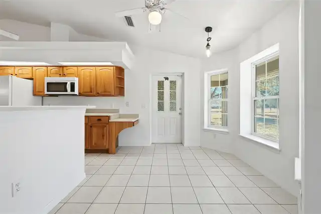 Listing Photo 16