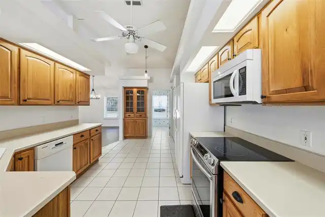 Listing Photo 17