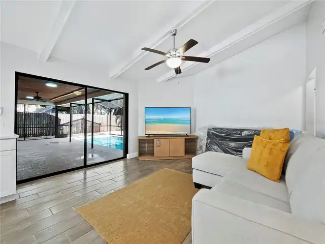 Listing Photo 8
