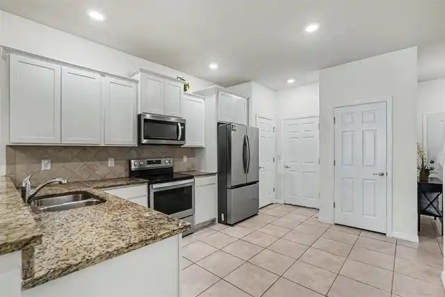 Listing Photo 9
