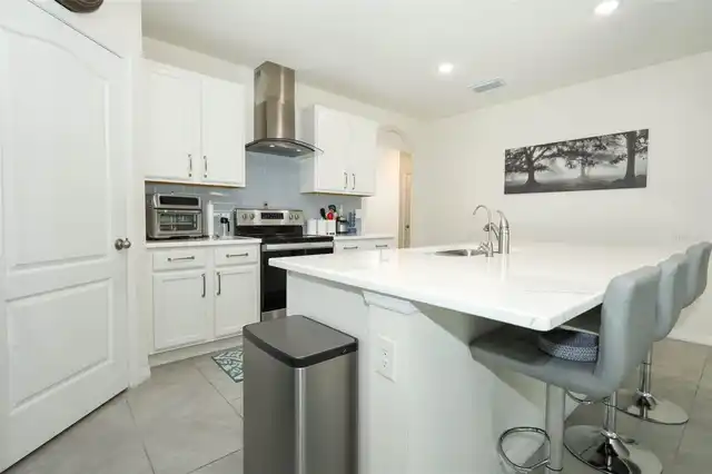 Listing Photo 9