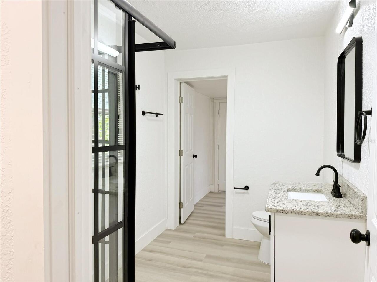 Listing Photo 12