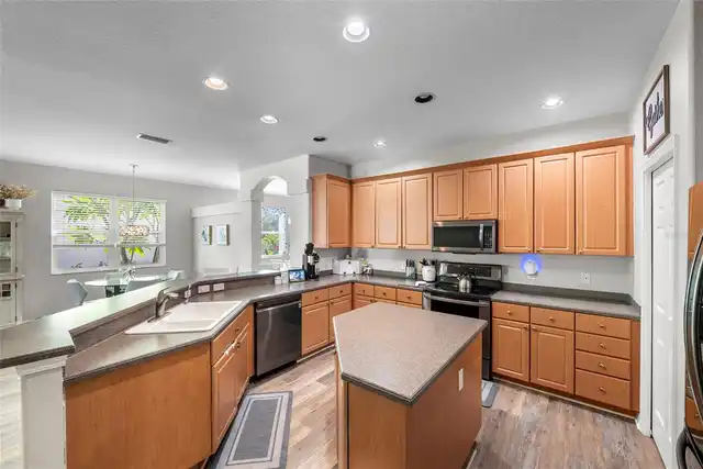Listing Photo 19