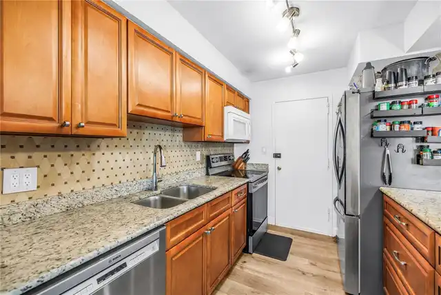 Listing Photo 15