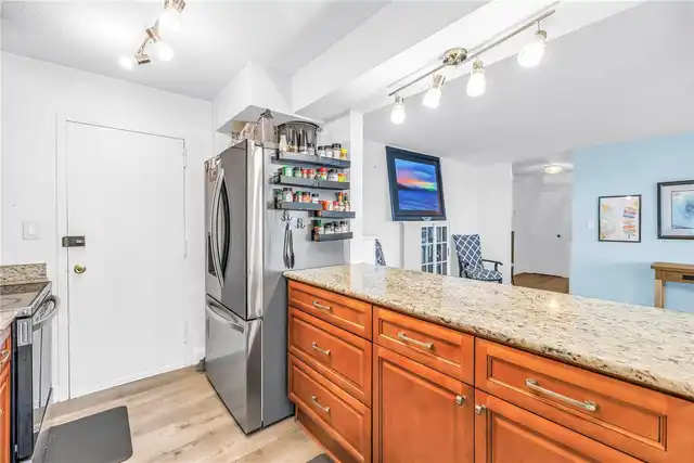 Listing Photo 16