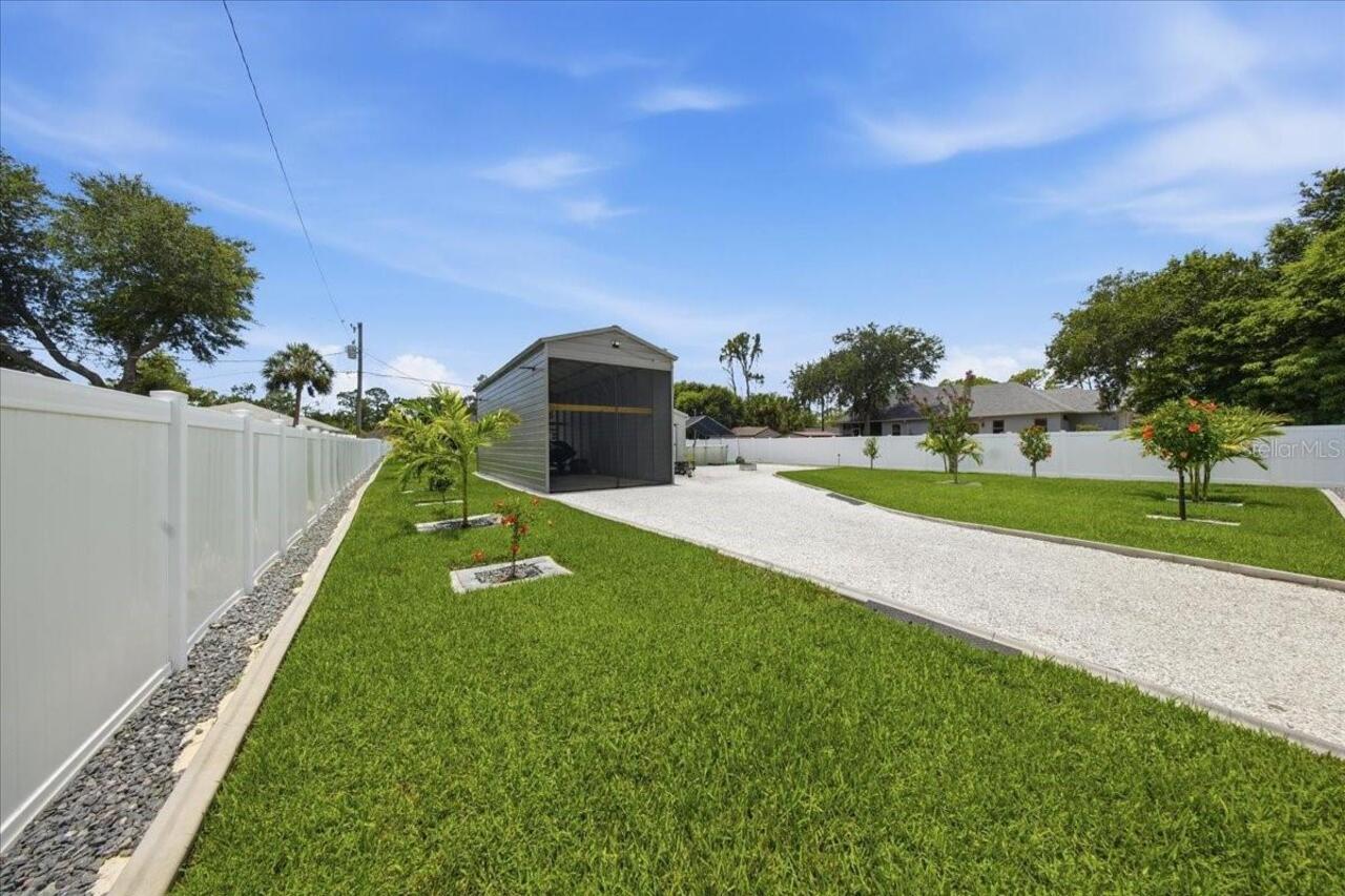 Listing Photo 11