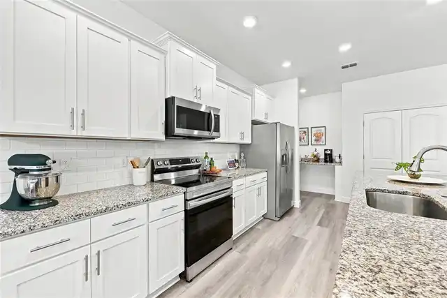 Listing Photo 15