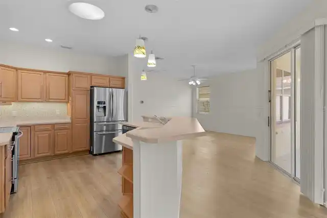 Listing Photo 14