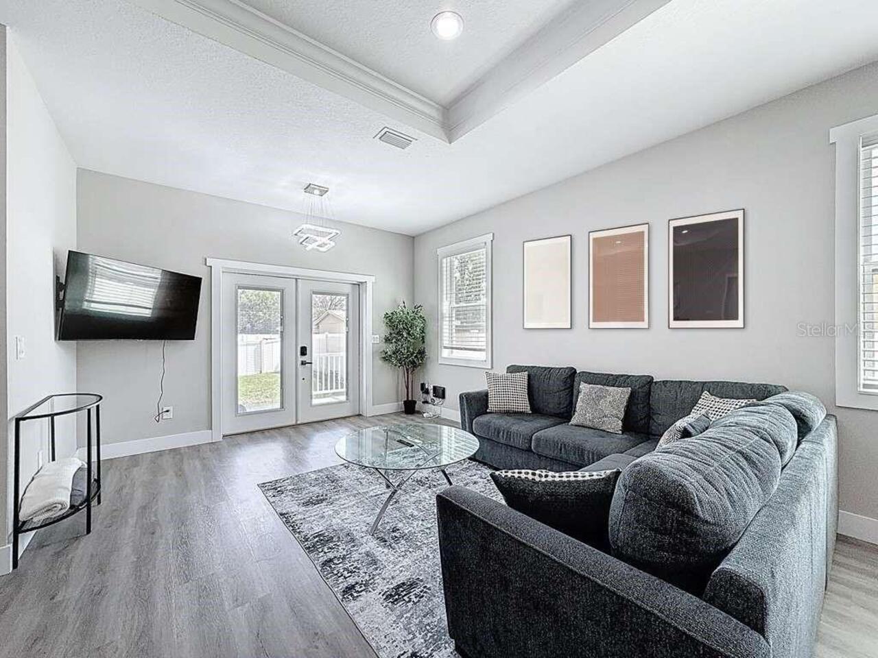 Listing Photo 8