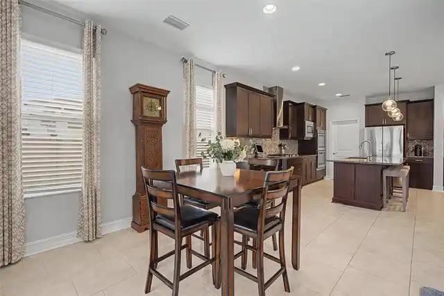 Listing Photo 10