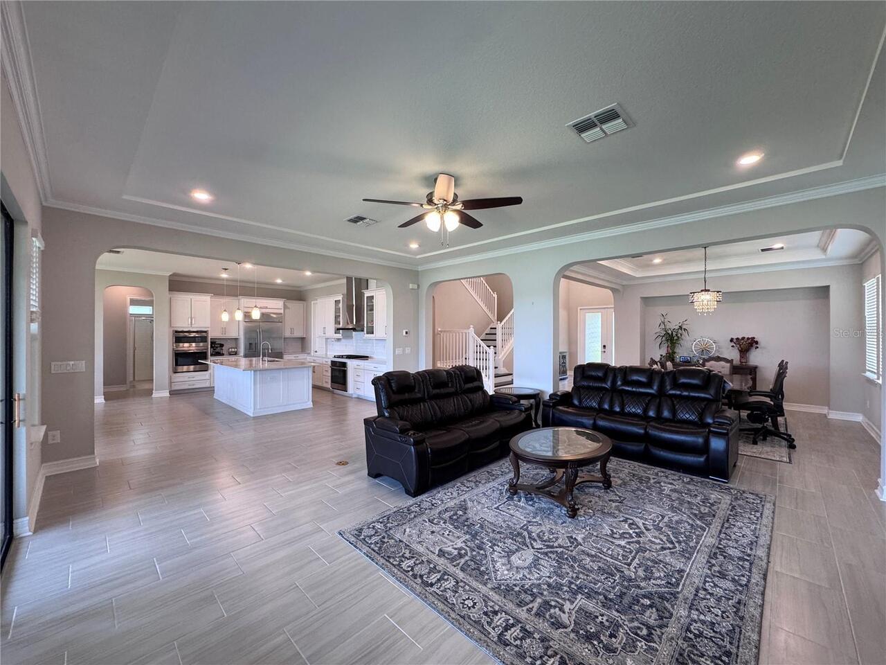 Listing Photo 11