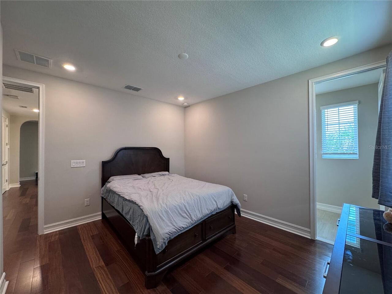 Listing Photo 32