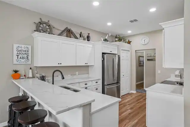 Listing Photo 10
