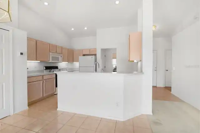 Listing Photo 12