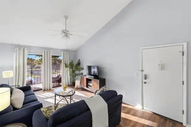 Listing Photo 17