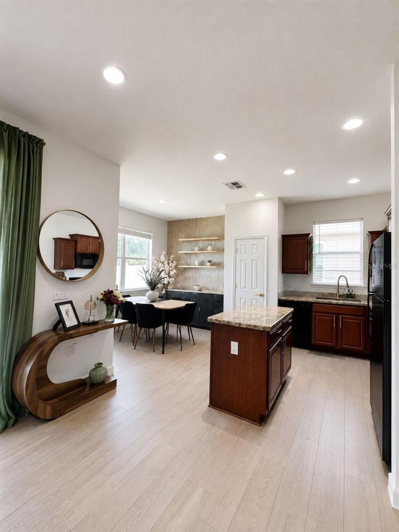 Listing Photo 6
