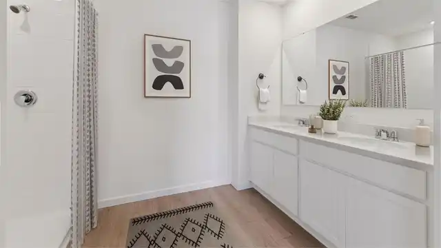 Listing Photo 9