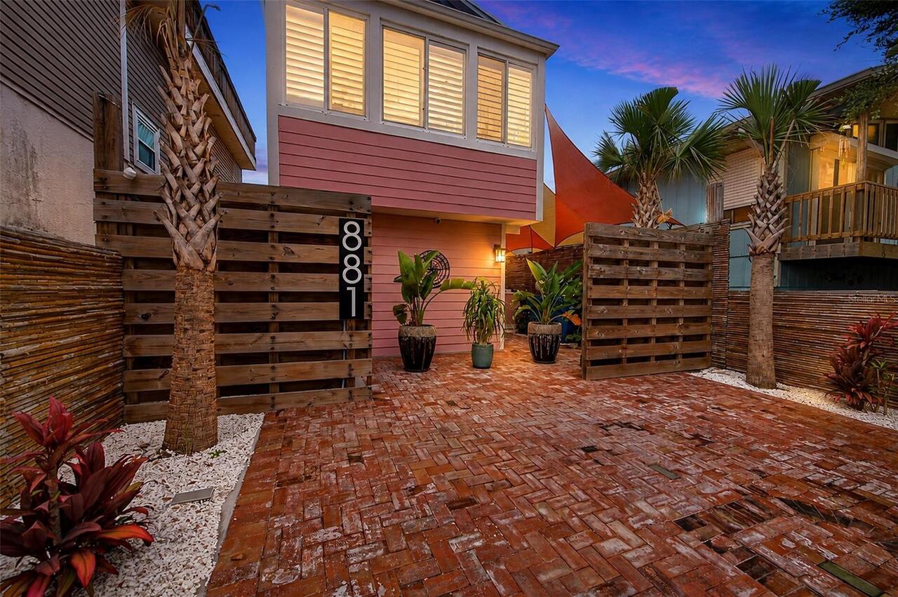 Listing Photo 12