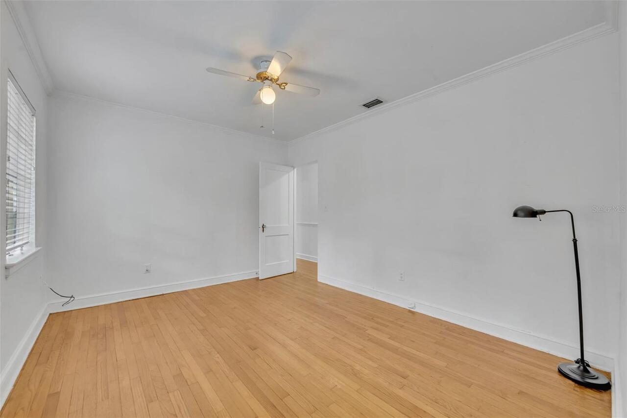 Listing Photo 8