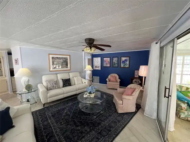 Listing Photo 9