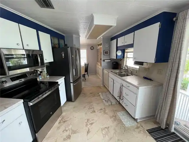 Listing Photo 17