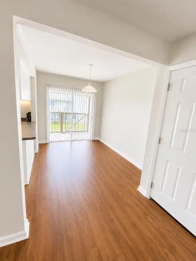 Listing Photo 8