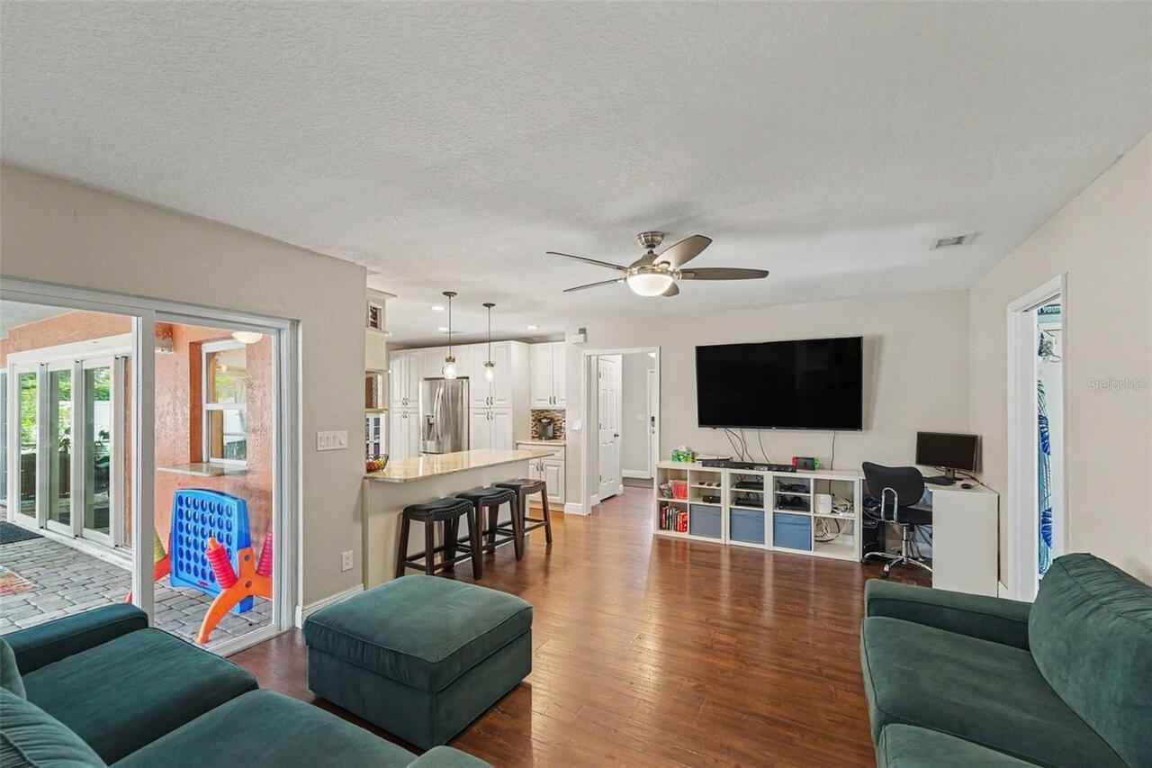 Listing Photo 9