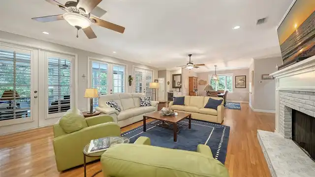 Listing Photo 10