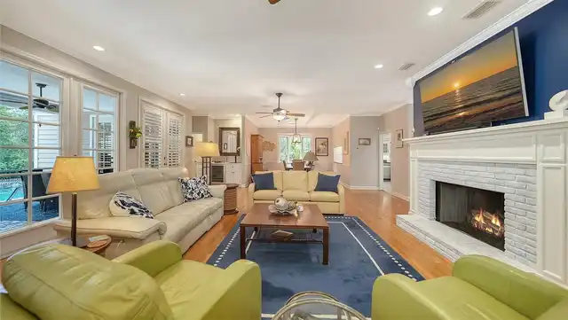 Listing Photo 11