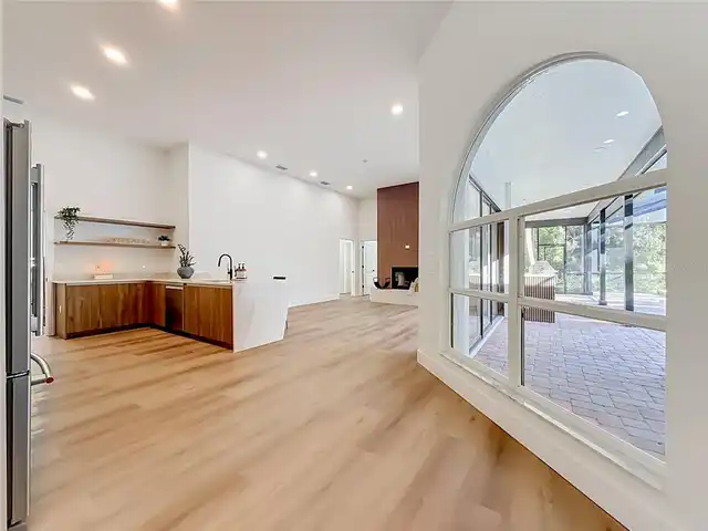 Listing Photo 17